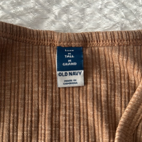 Old Navy Stretch Tank Top - Picture 2 of 3